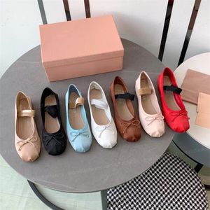 럭셔리 파리 발레 디자이너 프로 댄스 Shoessatin Ballerinas 플랫폼 Girls Sandals with Bow Knot 및 얕은 입 여성 크기 35-41