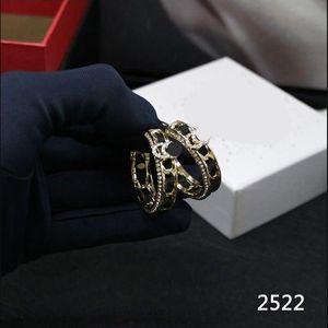 Dingle ljuskronor högkvalitativ populära smycken, geometriska cirklar, svart läderrep, handgjorda dubbelrad diamant inlagda örhängen
