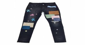 2021 Jeans Männer Hosen langer schwarzer Schaden Little Bär Ripped Hole Patch Pentagramm Schlange Stickerei gerade dünne Designer Herren Clo9247683