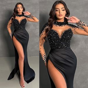 2024 Czarne sukienki wieczorowe sukienki na specjalne okazje Promowa wysoka szyja długie rękawy Side podzielone z koralikami perły cekinowe koronkowe vestido de gala novia am1012