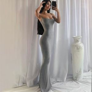 Casual klänningar för kvinnor 2024 Sexig spaghetti rem svart lång klänning kväll y2k ärmlös solid mager bodycon maxi vestidos