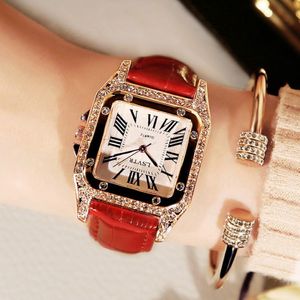 Vintage kvinnlig klocka Rhinestone Fashion Student Quartz Watches Real Leather Belt Square Diamond Inset Womens armbandsur 2534