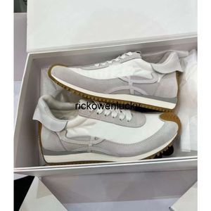 Loeweshoes Top Brand Flow Runner Men Conteaker Shoes The Calfskin Кожаная нилоновая замша кружевные тренажеры Свадебная резиновая резиновая подошва оптом комфортный скейтборд Ходьба EU3