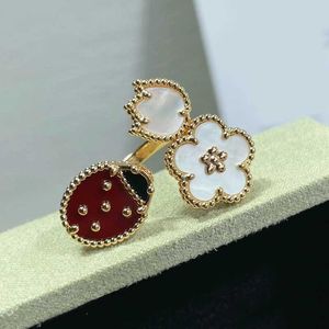 Ringos de cluster Novo anel de ouro rosa quente Hot Gold Ladies Fashion fofo simples requintado de luxo da marca