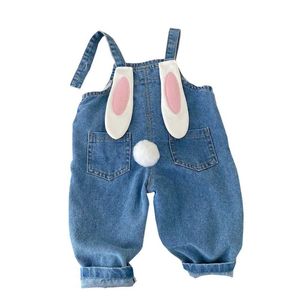 Overaller Rompers babyflickor bär söta vår- och höstspetskläder i solida färger och återvänder till skolan. Barn bär blå denimbyxor WX5.26