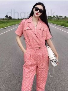 Kobiety Jumpsuits Rompers marka marki różowy dżinsowy garnitur dla kobiet na wiosnę i 2024 r., Nowy modny wysuwane siatki z wysokim talią Czerwone Kupniczki Krótkie rękodzieło Coy3