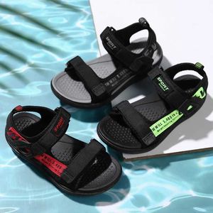 Sandalen atmungsaktiven Sports Sommer Sandalen für Jungen Casual Beach Schuhe bequeme und weiche Soles Kindermodische Anti -Slip -D240527