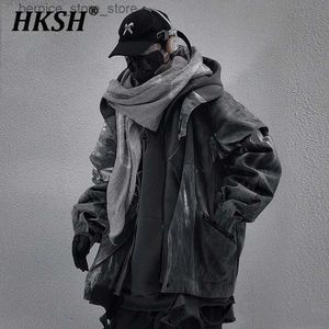 Men's Down Parkas HKSH Heavy Industry Spring Autumn New Waste Land Dark Style Fake Two-Piece Coat Mens Loose Casual Hooded Jacket Trendy HK0198 Q240527