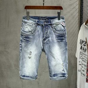 Męskie spodenki Summer Thin Mens Denim Shorts Koreańskie ultra-cienkie spodni kolanowe Torn Fashion Blue Młodzieżowe szorty J240527