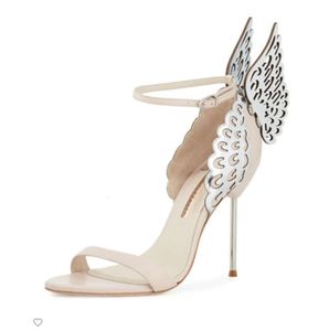 SPEDIZIONE GRATUITA 2019 Ladies Leather High Heels sandali di matrimonio Filla rosa Ornamenti a farfalla solida Sophia Webs Shoes Nude Hollow Out Wing