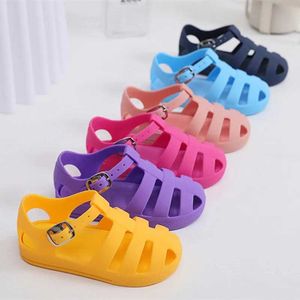 Sandaler barns sandaler flickor pojkar sommarskor solida färger ihåliga mjuka sulor non slip platta barns avslappnade D240527