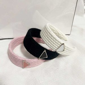 Headwear Hair Accessories New Luxury Retro Designer P Letter Womens Hair Band Wide Edge Thicked Spring Hair Bearband Tyg Huvudbontering Street Fashion Hair Accessor