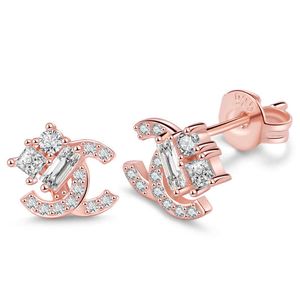 Ornamentos de diamante de ouro rosa de ouro rosa letra C 925 A agulha de prata Brincos elegantes CZ