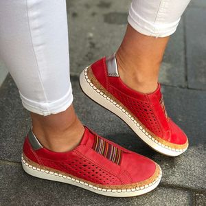 Mulheres que administram sapatos esportivos de moda feminina Casual de dedão redondo dedo redondo em apartamento com tênis de segurança