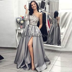 Sexy Silver Prom Dresses One Long Sleeve Lace Formal Evening Gowns Appliques Slits Women Party Wear Skirts With Pocket 2020 robes afric 282i