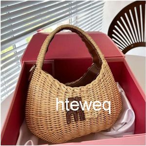 2024 Luxury Designer Fashion Beach Bags Womens Shoulder Bag Personlighet Straw Women Totes Handväskor rotting shopping crossbody väskor virkning flätad bågkorg