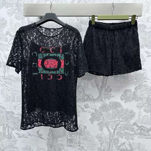 Designer Lace broderiebrev Kvinnor Passar sommaren 2024 LACE Tryckt Kort ärm T -skjortor Linning av Tees Casual Shorts Set för damer FZ2405271