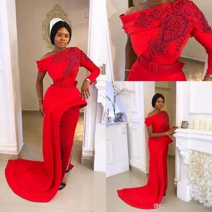 2020 Vintage Red Long Sleeves Split Side Evening Dresses One Shoulder Sheath Lace Applique Runway Party Dress 241a