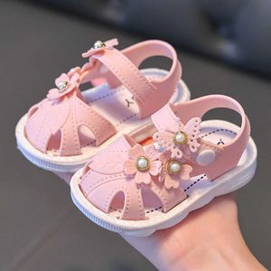 Sandaler Solid Bow Childrens Summer Shoes Cute Pvc Beach Anti Slip Sandaler Lämpliga för Babies Girls Footwear Soft fashionabla 0-3Y D240527