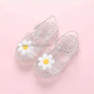 Sandals New Summer Childrens Jelly Princess Sweet Flower Girl Preschool Breathable Hollow Shoes d240527