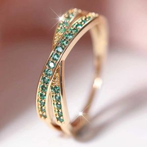 Pierścienie opaski Minimalne ułożone krzyżowe obrączkę czarny złoto Srebrny niebieski zielony zielony kamień biały cyrkon damska biżuteria cienki pierścień J240527