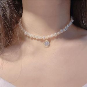 Baroque wind fresh water pearl moonstone irregularly shaped choker necklace with clavicle chain for female retro court temperament 151j