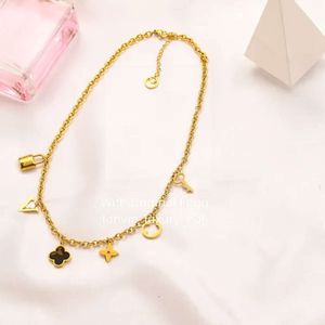 Lvse necklace Gold Plated Brand Designer Pendants Necklaces Luxury Letters Choker Pendant V Necklace Beads Louiseviution necklace Jewelry Accessories 949