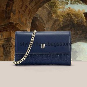 Cross Body Classic Solid Color Exquisite Bastellicht Luxus Design Neues 2024 Kettenbeutel Buchstaben Element Damen Cross Body Bag H240527