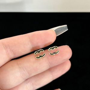 Ny designer charm studörhängen svart lyx kristall metall dingle örhängen höst mode flicka kärlek gåva smycken 18k guld liten sze droppörhängen