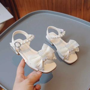 Sandals Childrens Fashion Girl New Bow and Bear Pearl Shoes Breathable Soft High Heels Mary Jane Party d240527