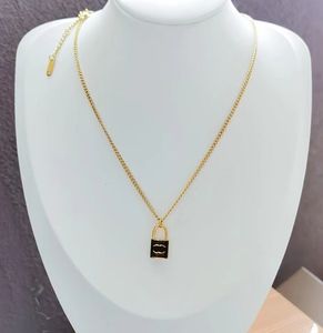 18k guldpläterade halsband designer brev rostfritt stål smycken fashional personlighet hänge halsband bröllop tillbehör parti gåva ingen låda