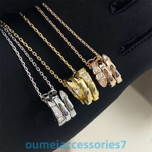 2024 Designer Bulgariism Jewelry Pendant Necklace Bone Full Spirit Half Diamond Snake Shaped Titanium Steel V-gold Small Barbarian Waist Collar Chain