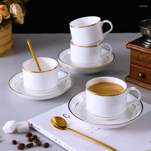 Tazze di tazza di caffè in ceramica bianca Bone Cina set da tè europeo di alta qualità.4 tazze di piatti cucchiai.