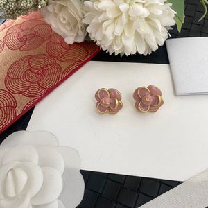 Brincos de luxo de 18k banhados a ouro projetados em forma de flores de Camellia, as garotas bonitas de designer devem ter caixa de brinco de amor romântico de alta qualidade