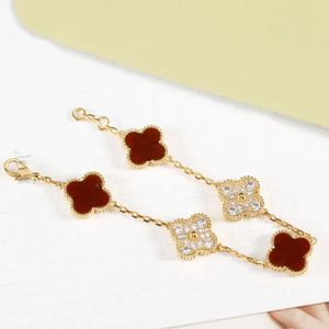 001 Top Designer Bracelets Gold for Women Luxury Bracelet Generous Display of Temperament Fashion Jewelry Holiday Gift It's of good quality q8
