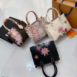 Luis Viton Bag Cross Border Louiseviution Bag 2024 New Donkey Bag Luxury Fashion And Versatility One Shoulder Diagonal Cross Tote Bag With Classic Printed Wor 332