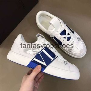 Valentine VT V V-Buckle Sneakers Shoes Shoes Designer Valentines Designer Sneakers de Mens Shoe Suede Camo Low Sneakers Fashion Board Shoes 3p0jl