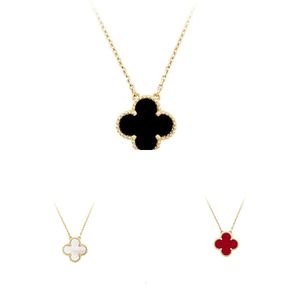 Pendanthalsband Gulddesigner Clover Cleef Necklace Jewelry Factory High Quality With Box Have Nature Sailormoon S 228