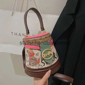 Cross Body 19 * 17 * 11cm Womens Bag Designer Luxury Crossover Shoulder Bag Handbag Womens Clutch Travel H240527