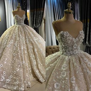 Wspaniała suknia balowa suknia ślubna Sheer szyi bez rękawów Suknia ślubna cekiny 3D kwiatowe sukienki pociągowe