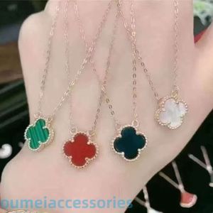 2024 Designer Jewelleryvanl Cleefl Arpelsnecklace Necklaces Duet 18k Rose Gold Sided Agate Lucky Four-leaf Clover Female Small People Collar Chain