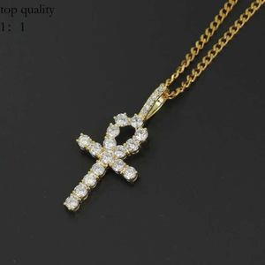 Hip Hop Cross Diamonds Pendant Halsband för män Kvinnor Gift Lyxiga halsbandsmycken Guldpläterade Copper Zircons Kubansk länkkedja 971