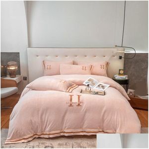 Bedding Sets Luxury Conjunto de luxo 4pcs travesseiros travesseiros têxteis macios com letras itens domésticos distintos confortáveis rei dhk5b