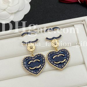 Designer Heart Pendant Earrings Gold Twist Edge Stud Earrings Vintage Elegant Earrings For Women Party Jewelry Gift