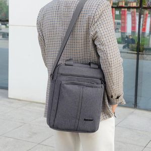Väskor män 2020 mans totes messenger väska hög kvalitet nylon affärspåsar mode topp hanterade crossbody rese handväskor man 247b