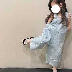 Overalls ROMPERS Spitzenstoff Set für Sommer- und Frühling neuer Jumpsuit -Knopf Denim Geeignetes Baby weiche ärmellose eng anliegende Kleidung Jungen Jungen und Wx 5,26nwuk