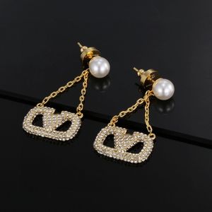 693097 Mixed Simple Gold Plated Silver Luxury Brand Designers Letters Stud Geometric Famous Women Round Crystal Rhinestone Pearl Earring Wedding Party Diamond