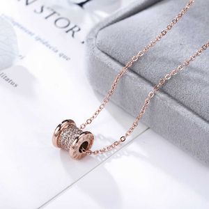 Buu Ожерелье изысканное и компактное ожерелье Розовое золото Микро инкрустированное маленькое женское темперамент роскошь с оригинальным ожерельем nqqu
