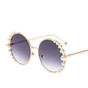Stora pärlor kvinnor runt solglasögon mode kvinnliga solglasögon gyllene metallramar vintage stil legering strandögonium n203 274l