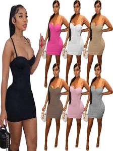 Lowcut Sexy Solid Color Rückenless Kleid Frauen Stretch Nightclub Partybeutel ärmellose trägerloser Hüftrock 7 Farben1649736